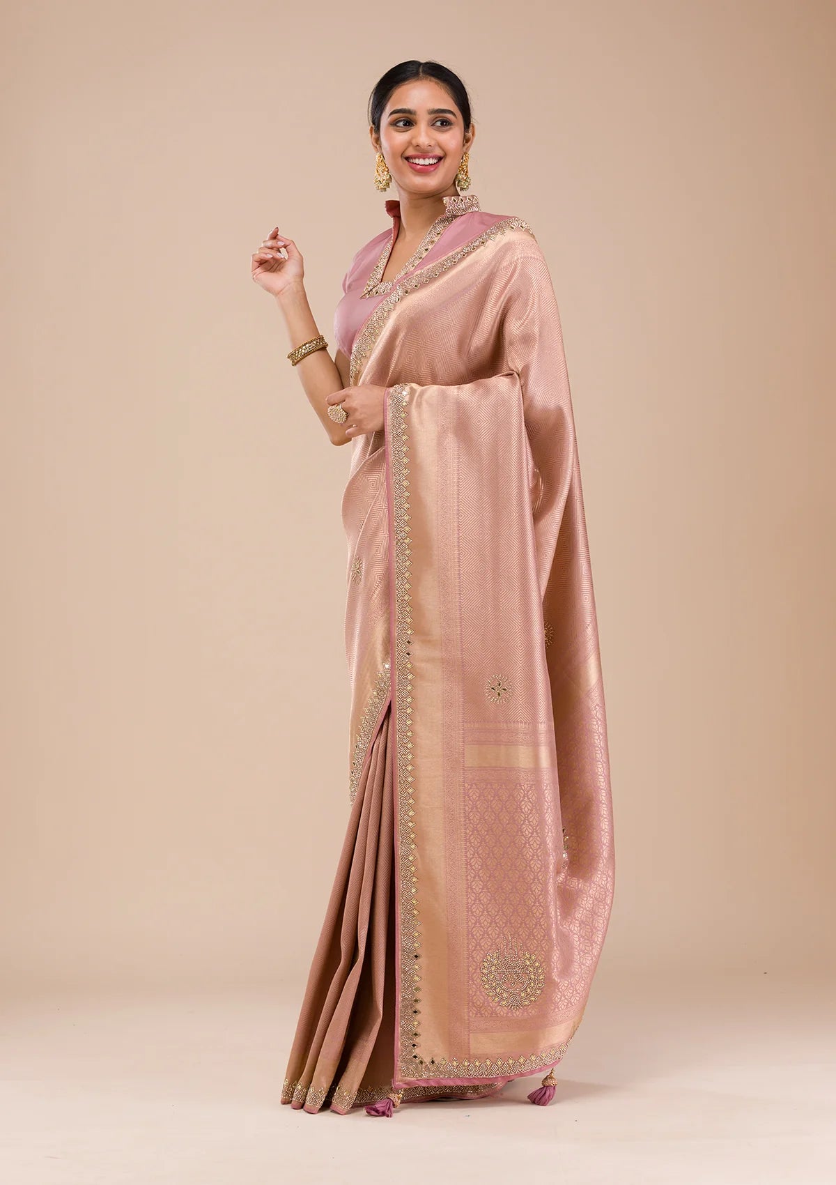 onion-pink-mirrorwork-silk-saree